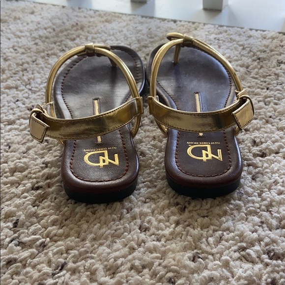 Brown and gold sandals - Picture 2 of 2